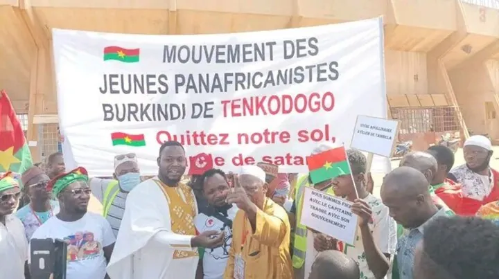 معترضان در بورکینافاسو: فرانسه باید خاک کشورمان را ترک کند+ عکس